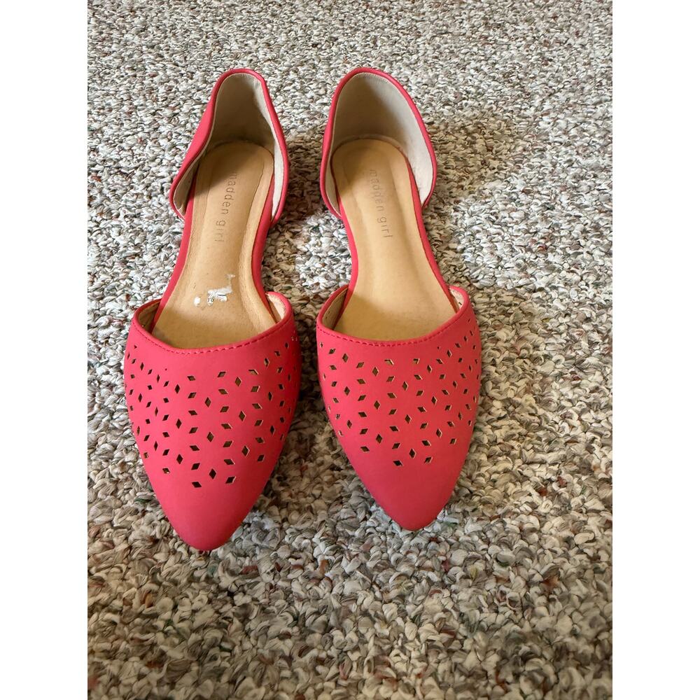 Madden Girl Coral Laser Cut Pointed Toe Flats Size 8.5